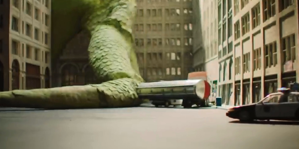 这个戛纳创意奖拿到手软的品牌,拍了部沙雕版《哥斯拉》