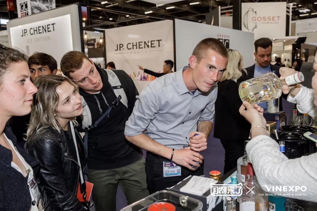 「天猫国潮」再爆四款国酒,蒙娜丽莎、拿破仑纷纷来品