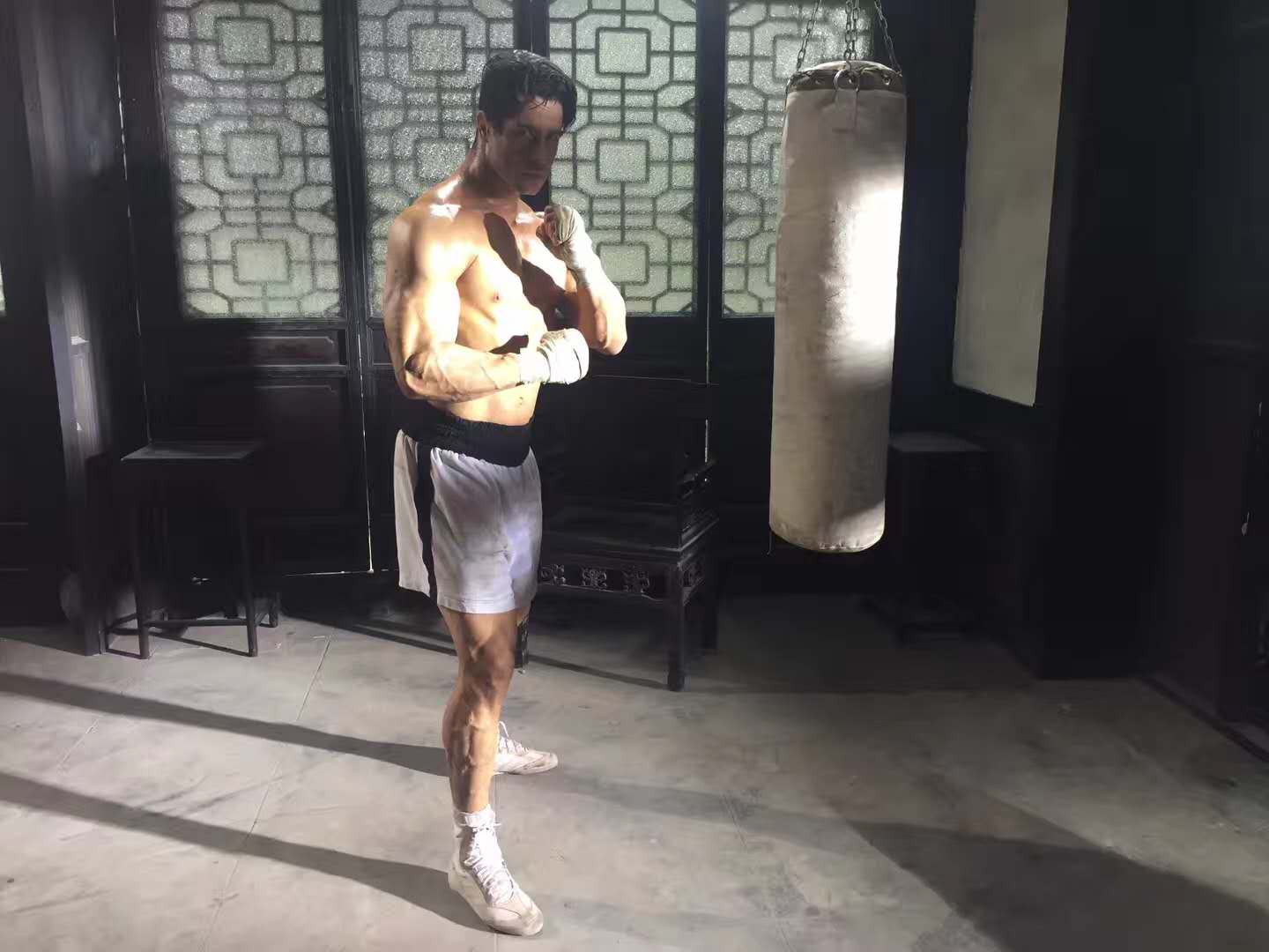 我们挖了挖,华为P30系列那三支“电影”短片的创作背后