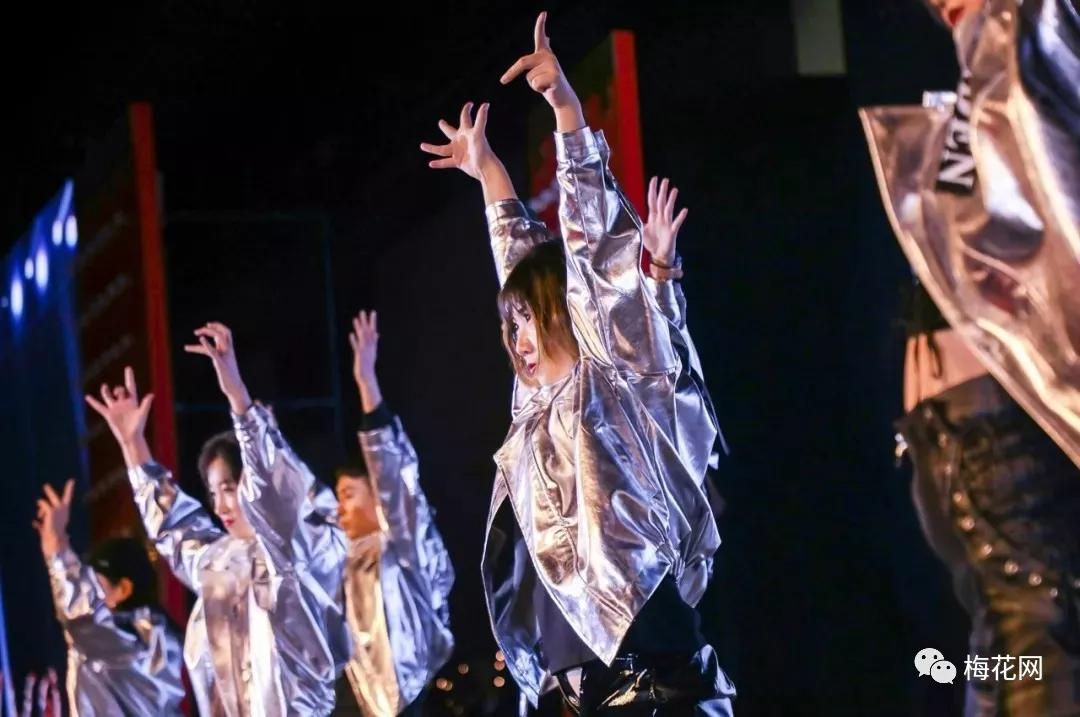 看完别人家的“年会”,我酸了!(多图警告)