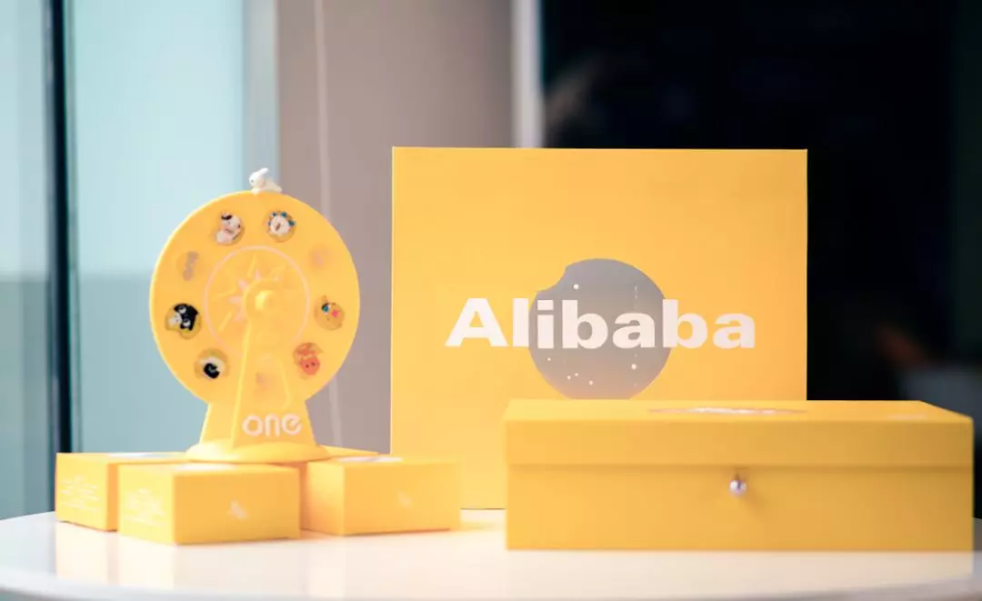 腾讯、阿里、网易、杰士邦等30家中秋月饼设计盘点！