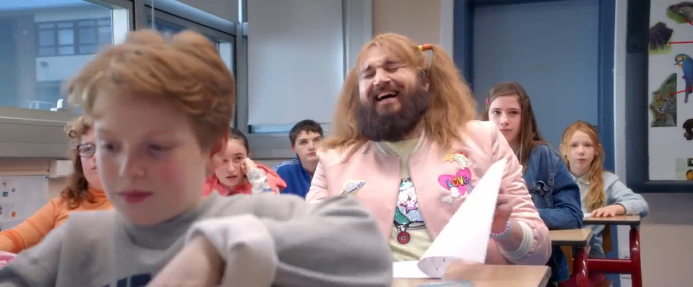 大叔变身小萝莉,汉堡王这波广告“辣眼睛”!