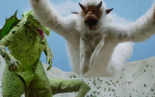 这个戛纳创意奖拿到手软的品牌,拍了部沙雕版《哥斯拉》