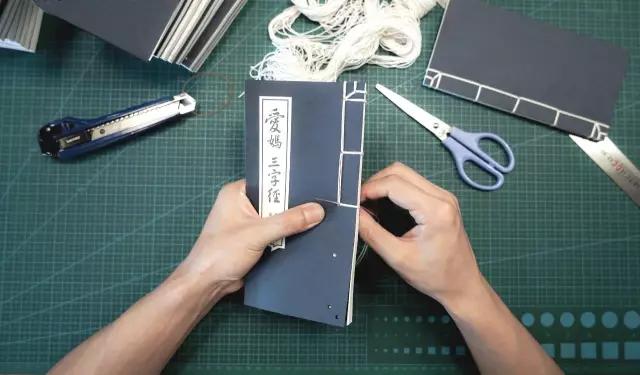 关注产后抑郁,麦利博文用《爱妈三字经》启蒙爸爸