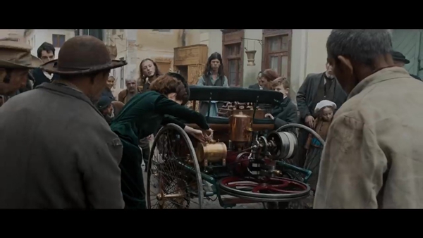 奔驰以一趟改变世界的旅程,致敬女性!