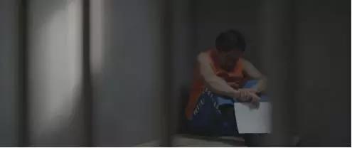 哎,请问一下有没有卖《半岛铁盒》