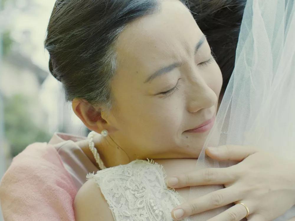 宝洁×京东×二更丨母亲节创意竖屏广告《爱在日常,才不寻常》