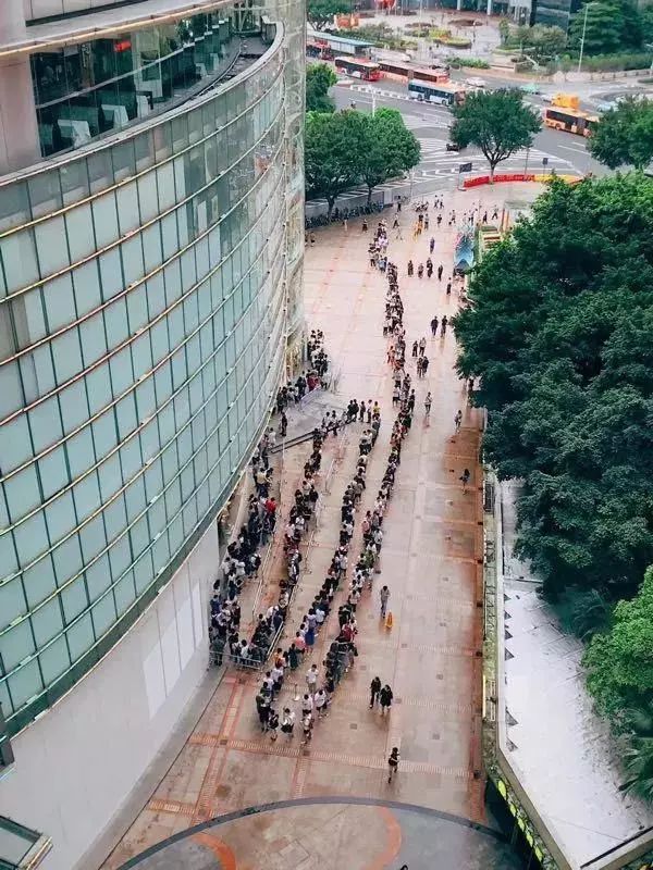 让消费者变“丧尸”的优衣库新款,长啥样?