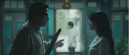 哎,请问一下有没有卖《半岛铁盒》