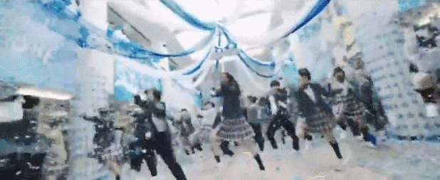 燃爆!日本广告“一镜到底”集760位师生狂飙热舞,瞬间获上w点赞!