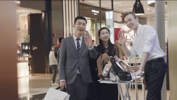 飞利浦增压式蒸汽熨烫机GC9683上市