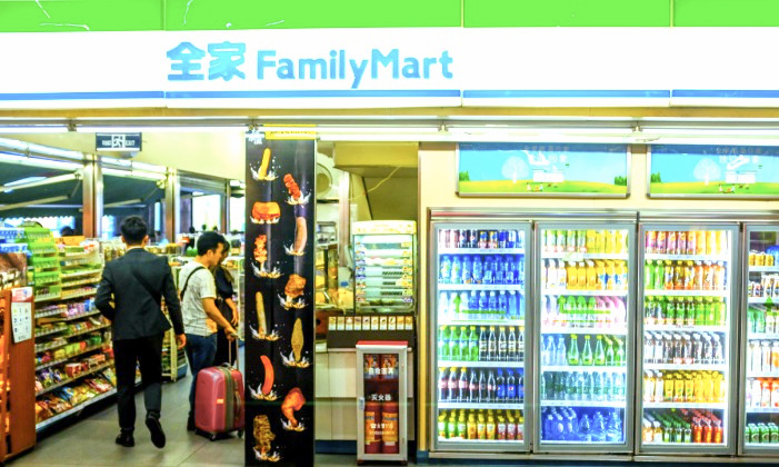 麦当劳的咖啡可续杯, 为何还要分大小杯来骗取差价?