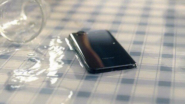 荣耀10GT:湿手解锁,化解你生活中的小尴尬