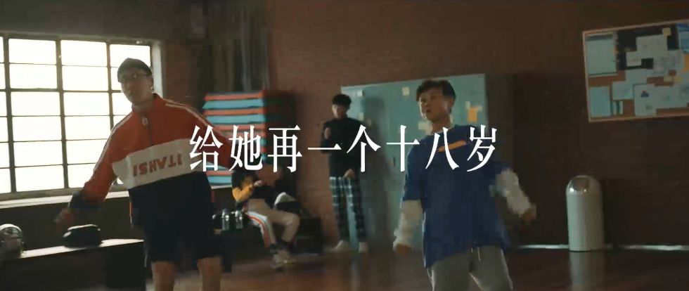 奔驰圣诞送礼指南:做Ta的圣诞老人,收获奇遇