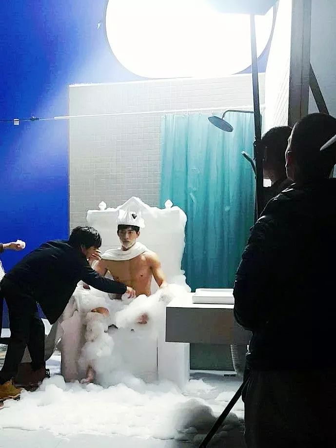 Old Spice:男人们醒醒吧,别再用女士沐浴露了