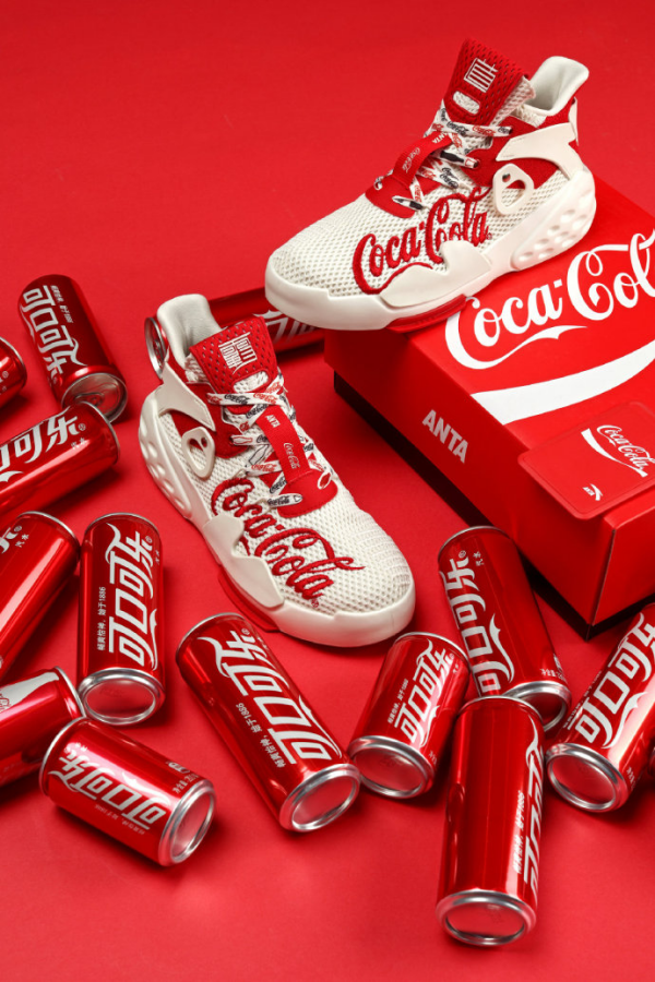 一周最热|大白兔香水、卫龙辣条粽子、可口可乐球鞋……这届品牌依然“不务正业”