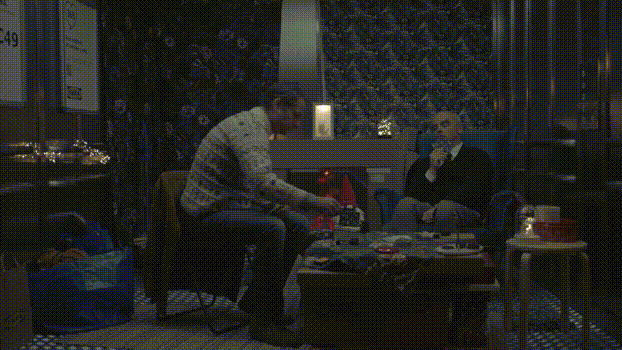 两个大男人居然在电梯里过圣诞节?宜家圣诞广告脑洞大开!