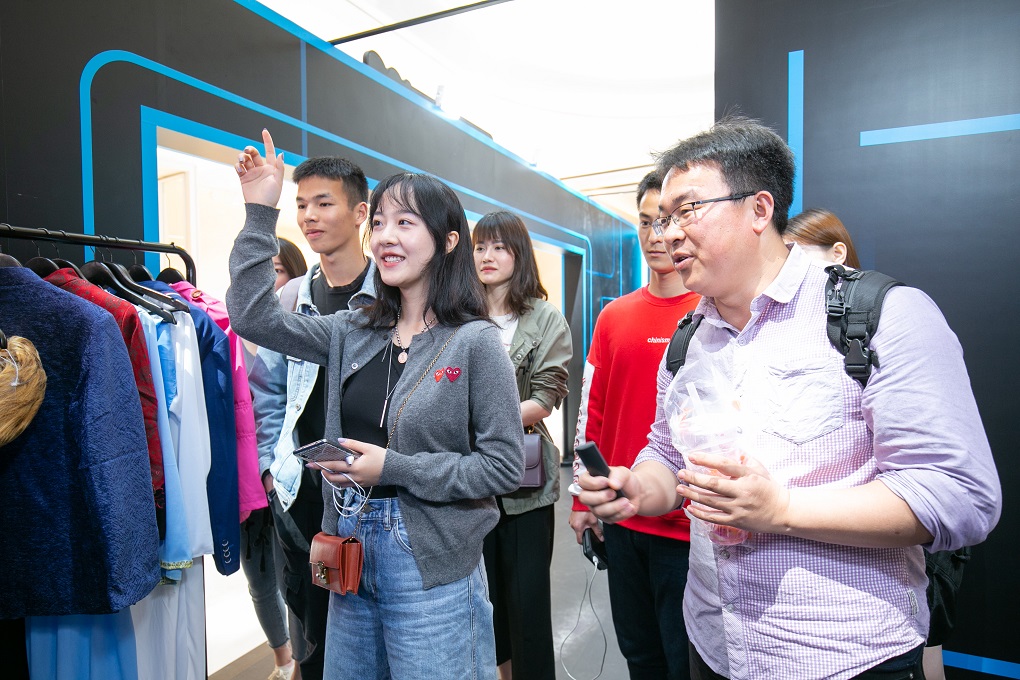 为了这个节,全世界人民都不淡定了