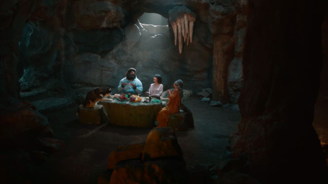 去年那个不是人的广告,居然敢出续集?