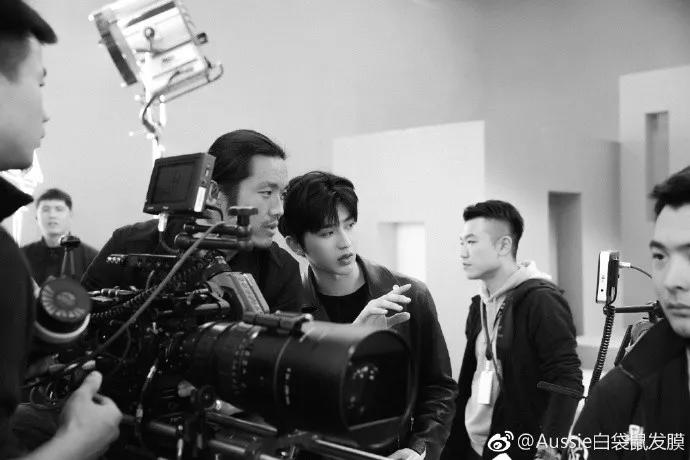 蔡徐坤代言AUSSIE,和KUN一起蓬蓬