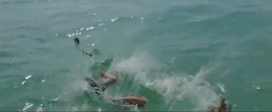 如何毁掉一个人?试试拿走他的手机…