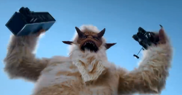 这个戛纳创意奖拿到手软的品牌,拍了部沙雕版《哥斯拉》