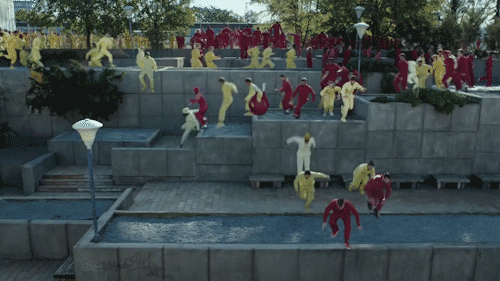 苹果又玩新花样,一场色彩缤纷的千人跑酷