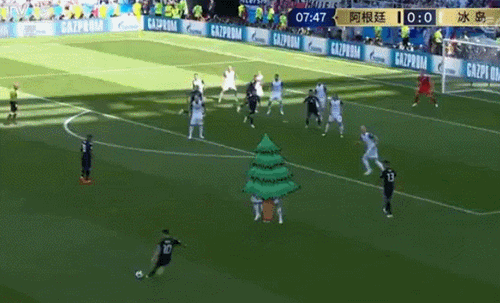 看热闹不嫌世界杯大丨浏览量千万+，“挑战解说员”怎样咬住世界杯这张大饼？