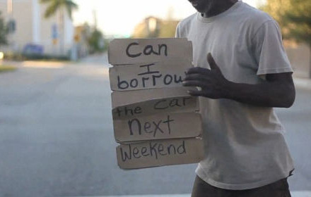 “貌美如花不想上班”火了，看看这些创意的乞讨文案盘点