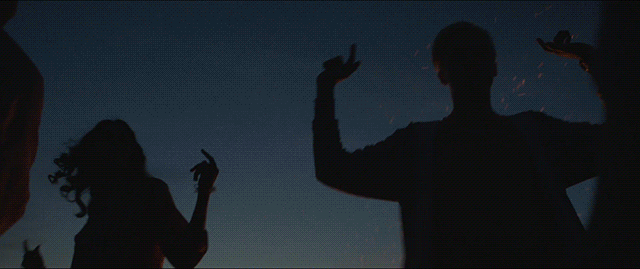 看完这支广告,我们很快就熟了……