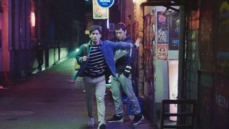 Old Spice:男人们醒醒吧,别再用女士沐浴露了