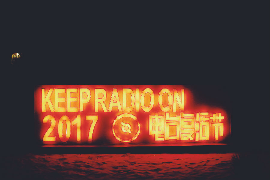 这条父亲节视频,用最简单的创意走了心