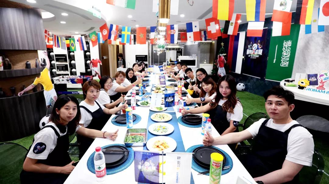 老板电器做了一顿有仪式感的盛宴,喂饱球迷饥饿的心