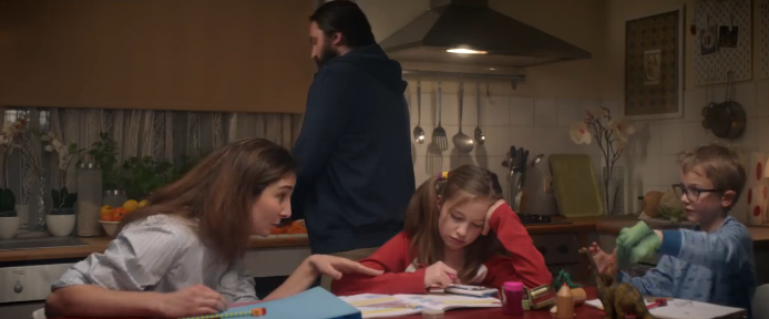 大叔变身小萝莉,汉堡王这波广告“辣眼睛”!