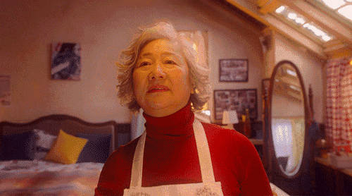  她忘了全世界，却没忘记爱你