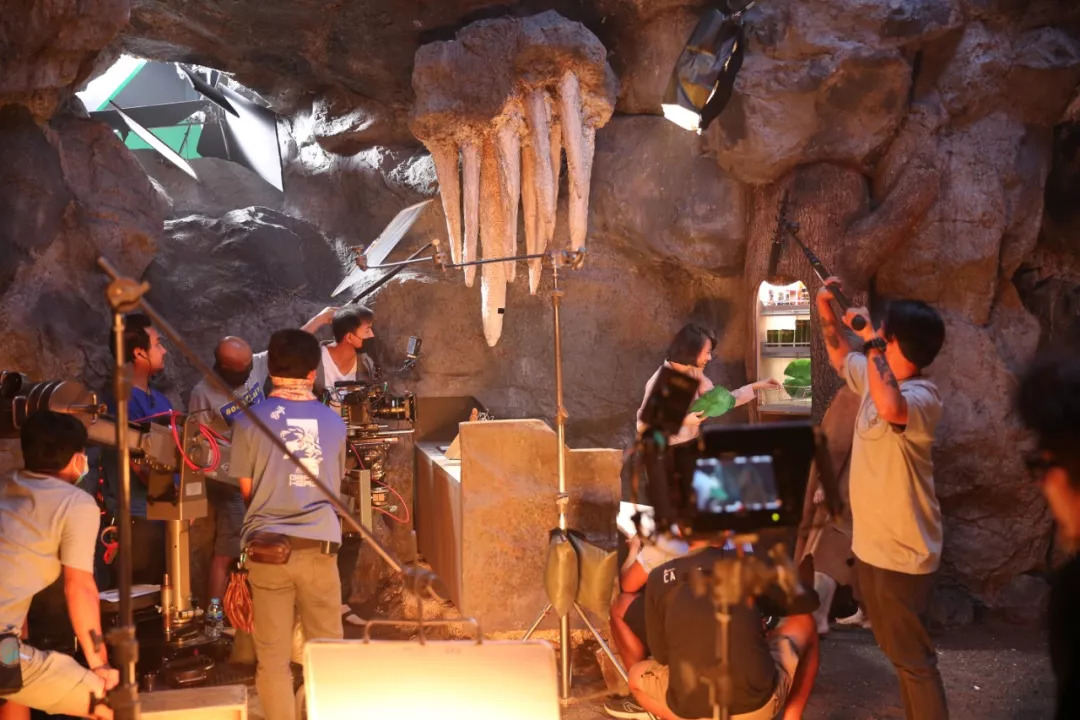 去年那个不是人的广告,居然敢出续集?