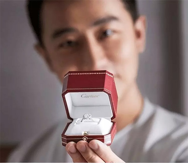 卡地亚:来不及说出口的话,他用一辈子来证明……