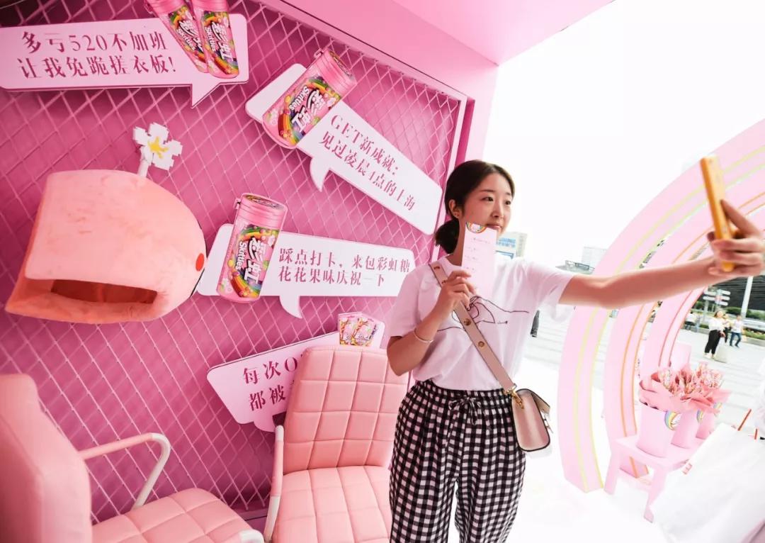 社畜青年想要成就感,到底有多难?