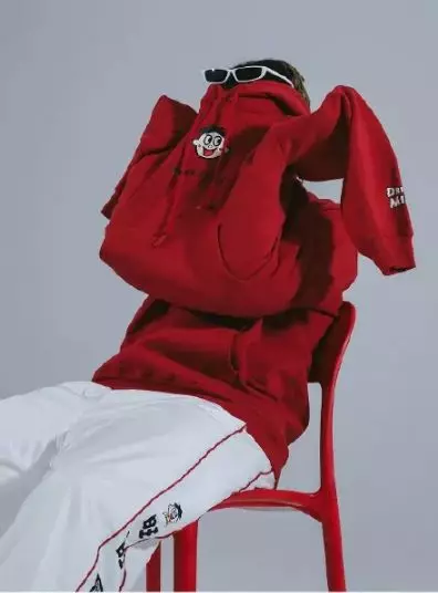 旺旺卖衣服了!再看我把你穿在身上 | 梅花专访