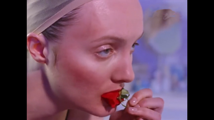 Gucci 全新口红广告上线,大胆展示不完美!