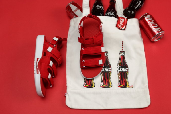 一周最热|大白兔香水、卫龙辣条粽子、可口可乐球鞋……这届品牌依然“不务正业”