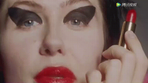 Gucci 全新口红广告上线,大胆展示不完美!