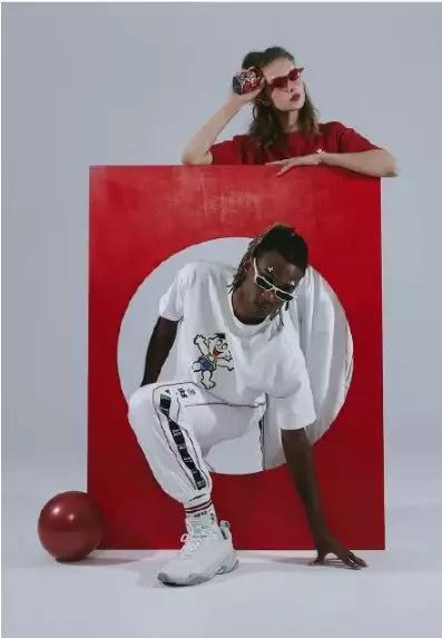 旺旺卖衣服了!再看我把你穿在身上 | 梅花专访