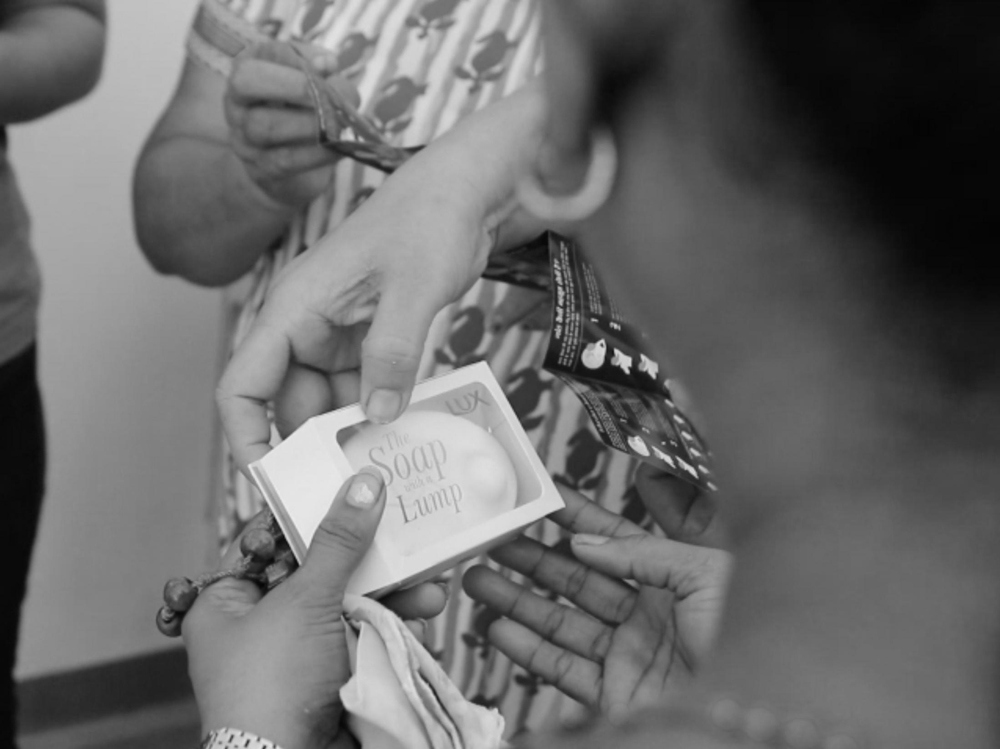 力士乳腺癌公益广告:这块肥皂怎么“肿”了?