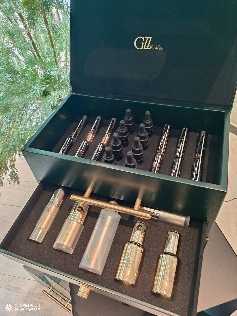 靓雅高级奢华化妆品GII极妒品牌包装设计