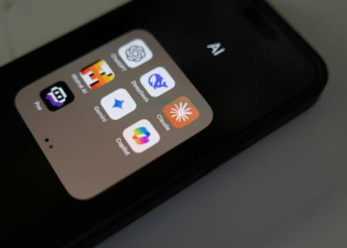 Gemini 3 Pro实测：文科生确实能自己做网页了