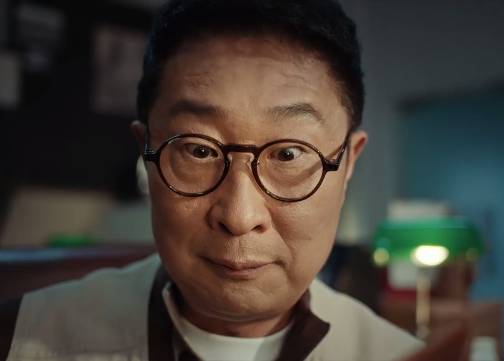 伊利双11请了个“眼”技派