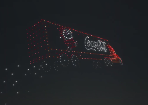 可口可乐在空中散播圣诞魔法