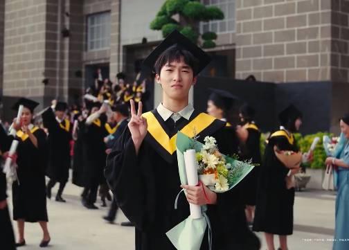 拍照只会比耶？华为 Pura 90 有新招！