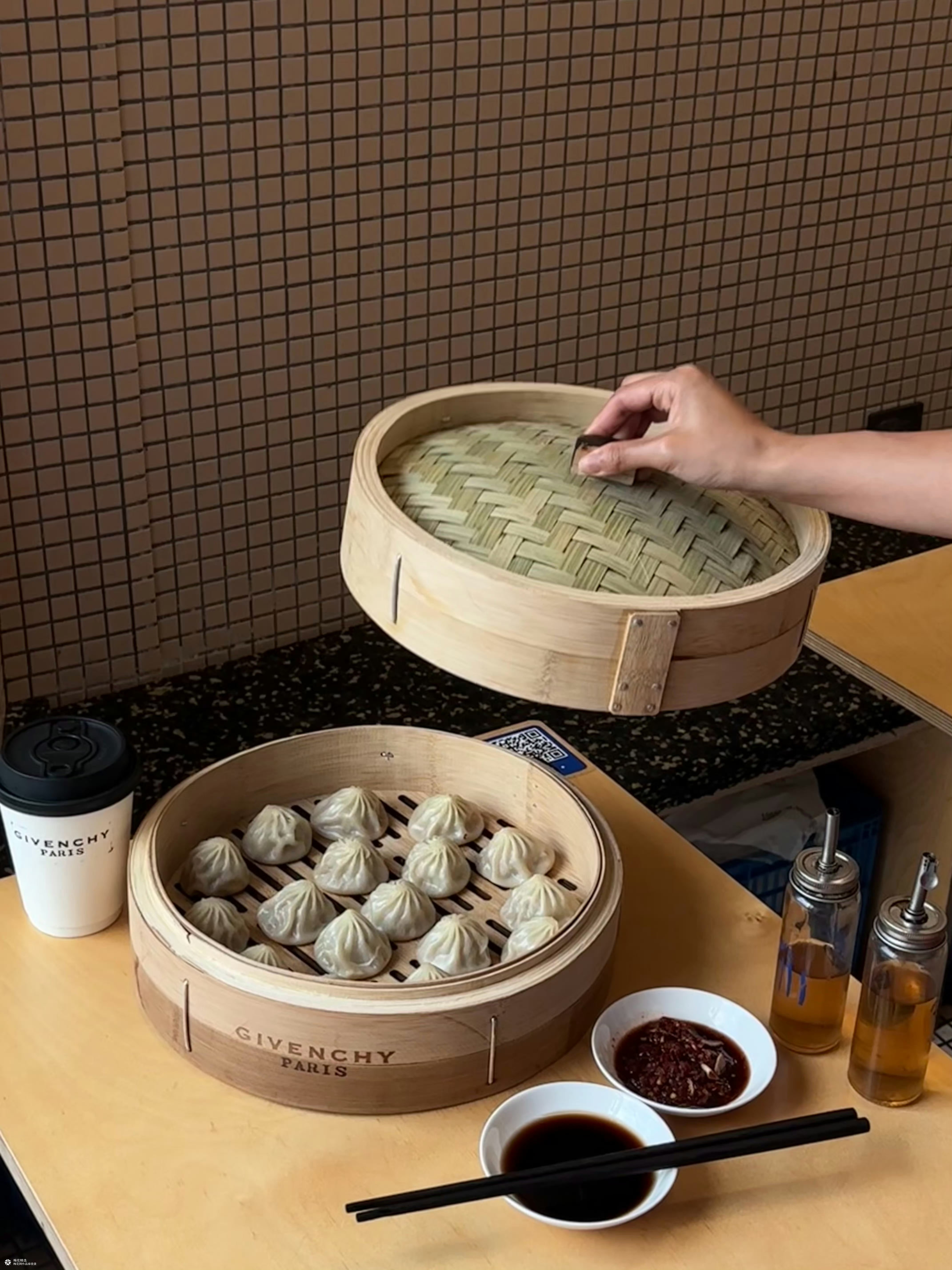 纪梵希在上海卖早餐了？